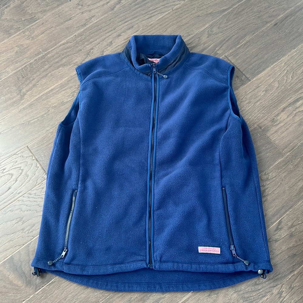 Fleece vest in navy.